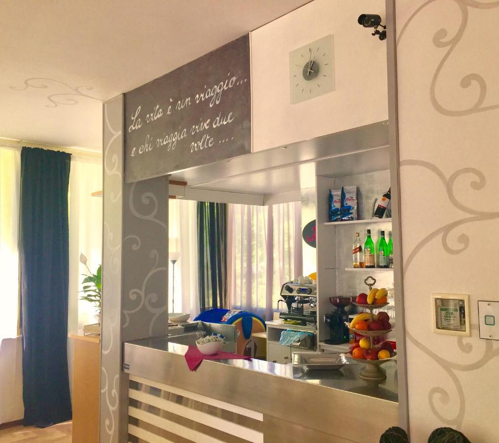 Alice Hotel チェルヴィア エクステリア 写真